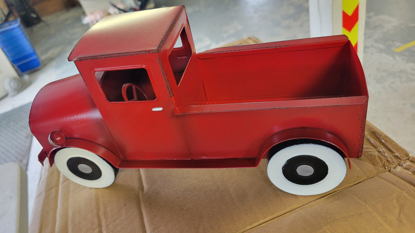 12/13 Red Truck Centerpiece Workshop Saturday, December 13, 2 pm
