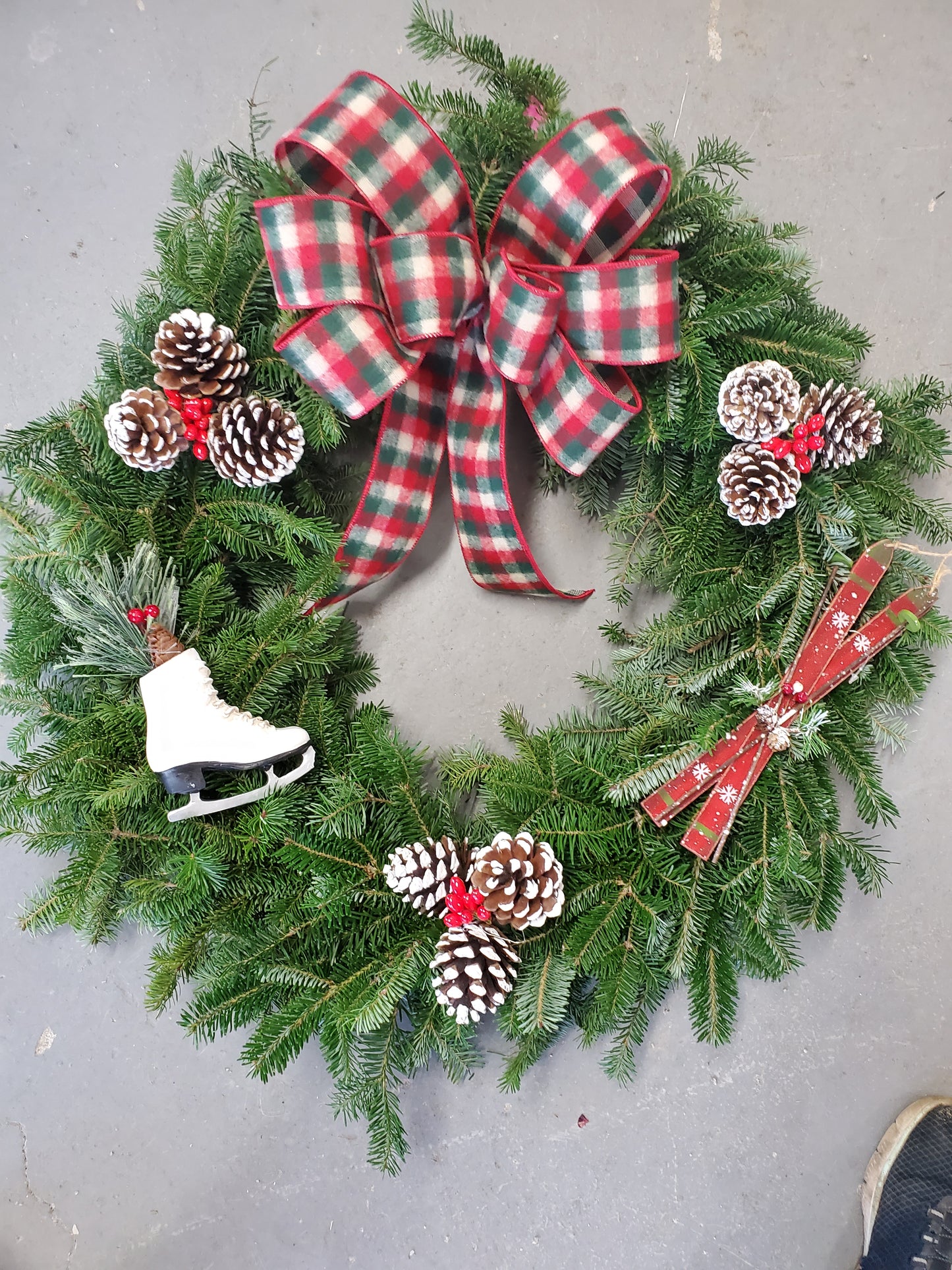 12/01 PREMIUM Wreath Making Workshop Sunday, December 1, 2024 1 pm